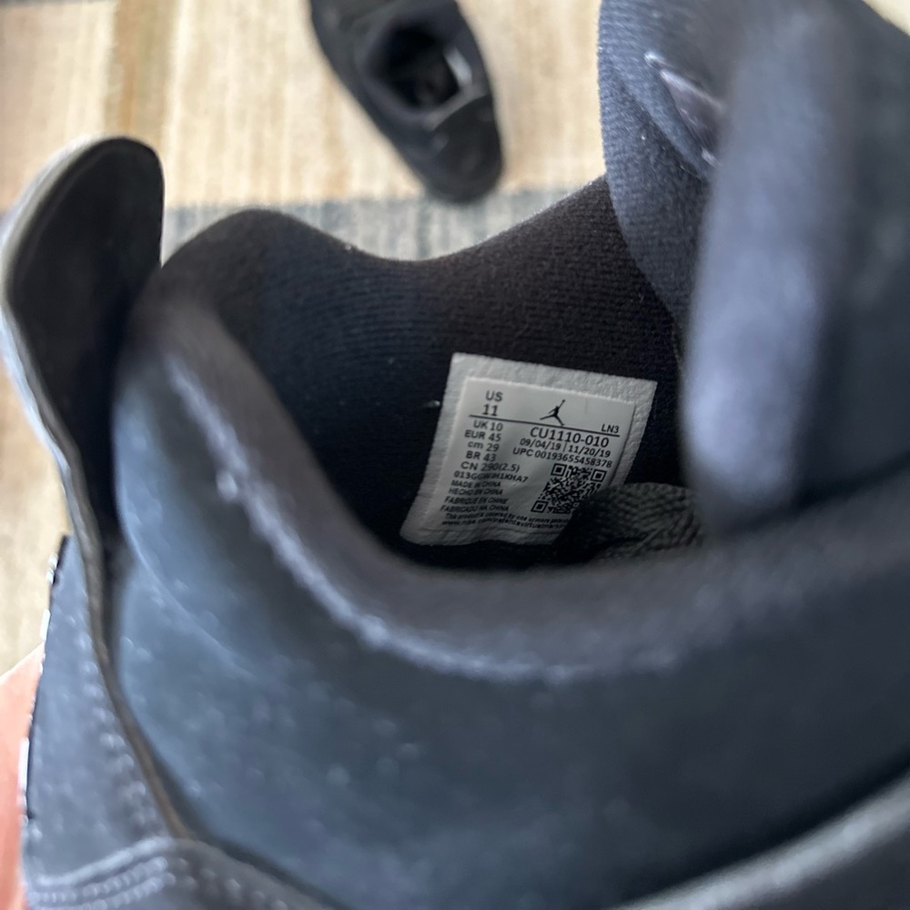 AIR JORDAN 4 Retro “Black Cats”. Size 11 men. - Picture 3 of 5